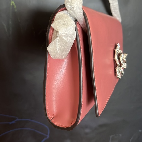 Michael Kors WOC Bellamie Polished Leather Clutch Rose - Picture 4 of 13